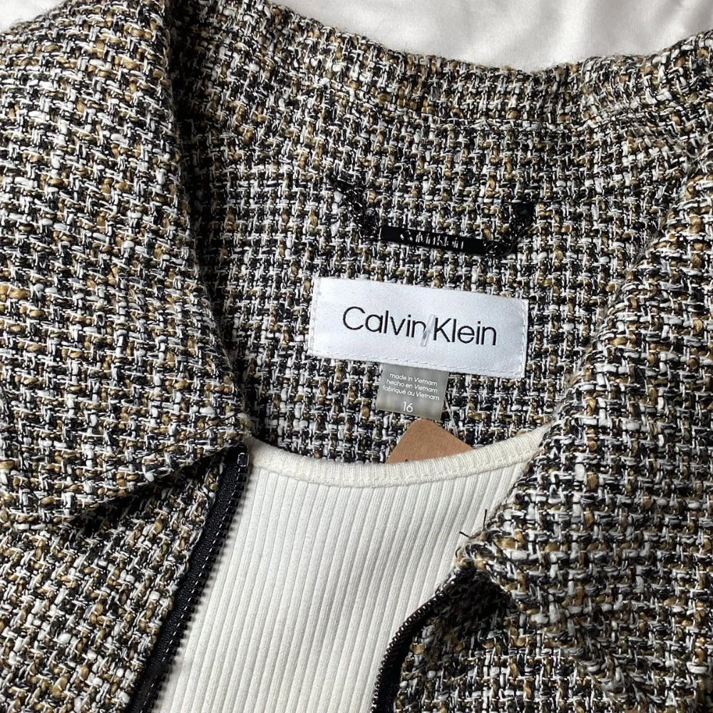 1900. Calvin Klein Cropped Blazer NWT Size 16